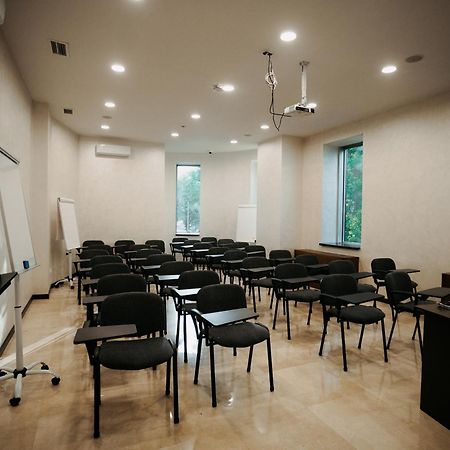 Grand Mildom Hotel Almatı Dış mekan fotoğraf