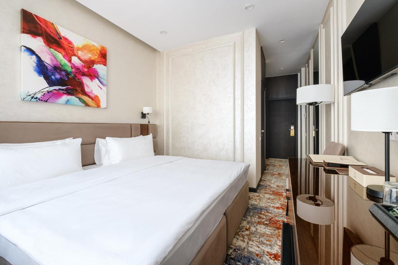 Grand Mildom Hotel Almatı Dış mekan fotoğraf