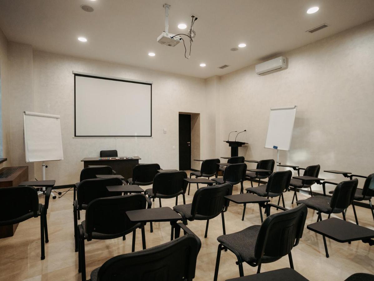 Grand Mildom Hotel Almatı Dış mekan fotoğraf