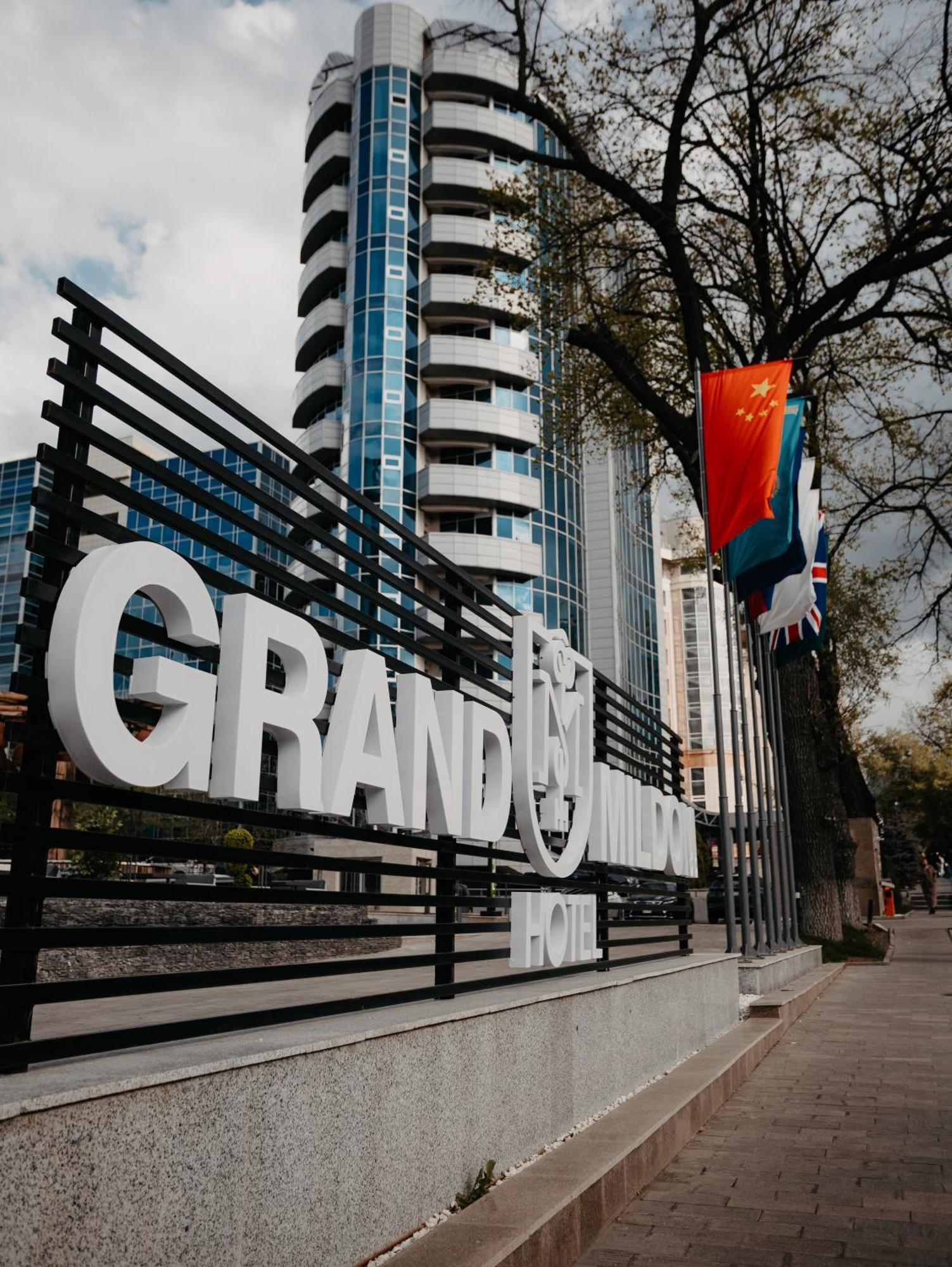 Grand Mildom Hotel Almatı Dış mekan fotoğraf